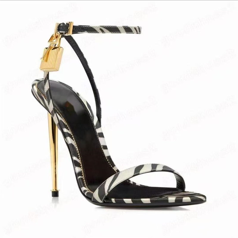 Sandal Wanita Dekorasi Kunci K - Casual Sandal Leather ulasan dan harga
